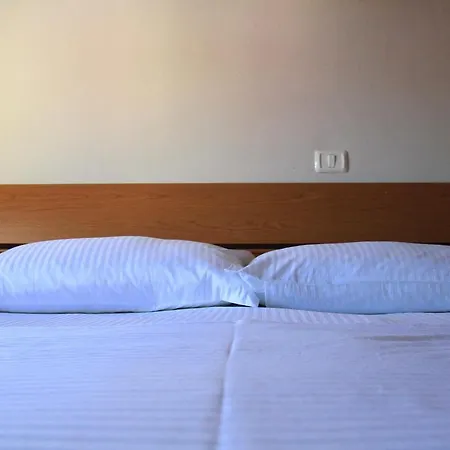 Maria In Apartmán Golem (Tirana)